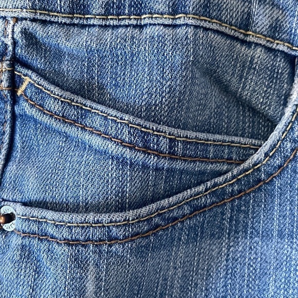 Old Navy The Diva Straight Leg Jean - Picture 5 of 8